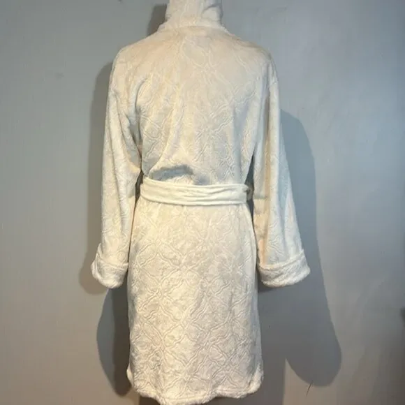 Daniel Buchler plush white mid-length bathrobe size medium NWOT