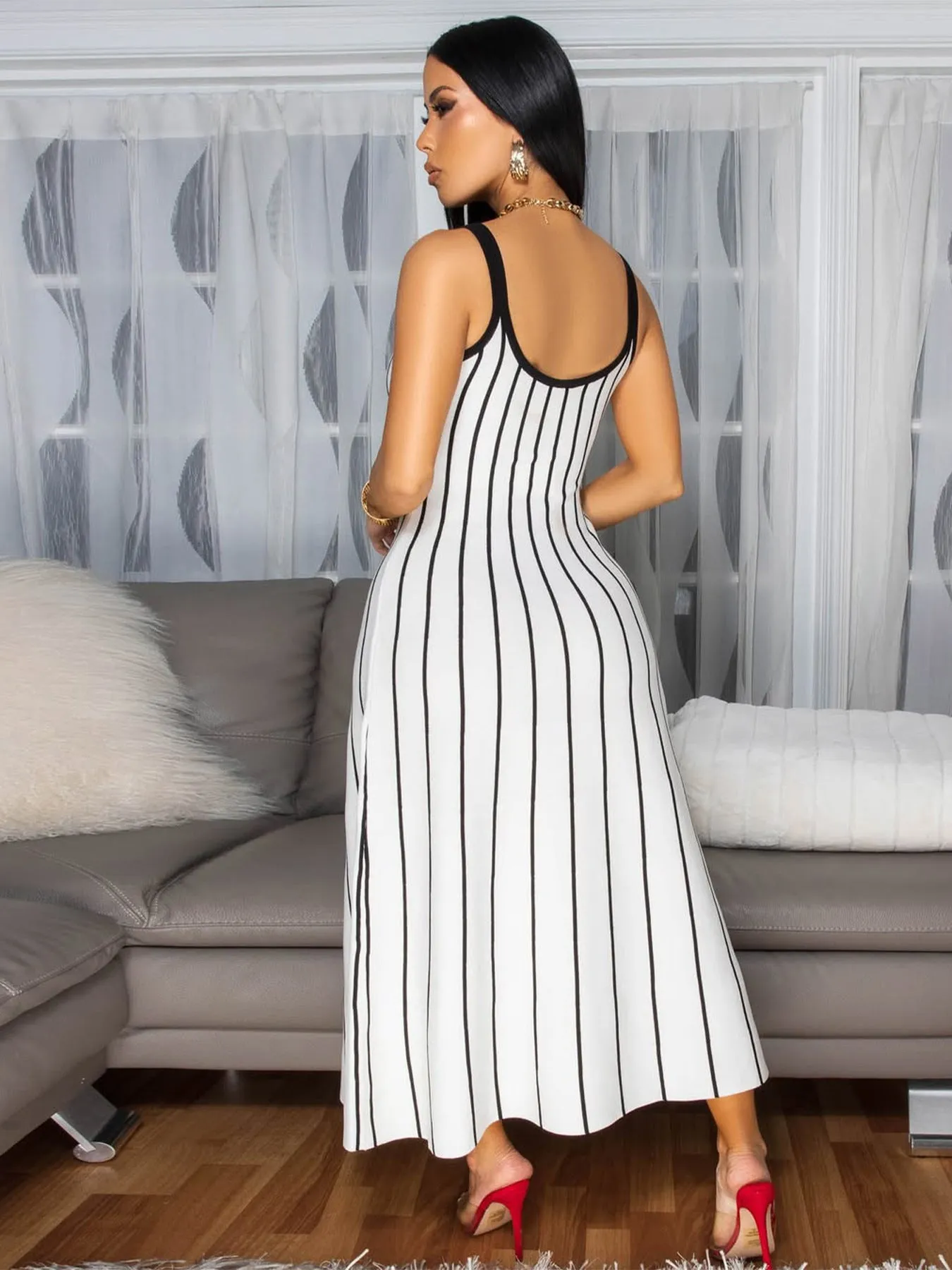 Elegant Retro Striped Sleeveless Maxi Dress with Contrast Detailing