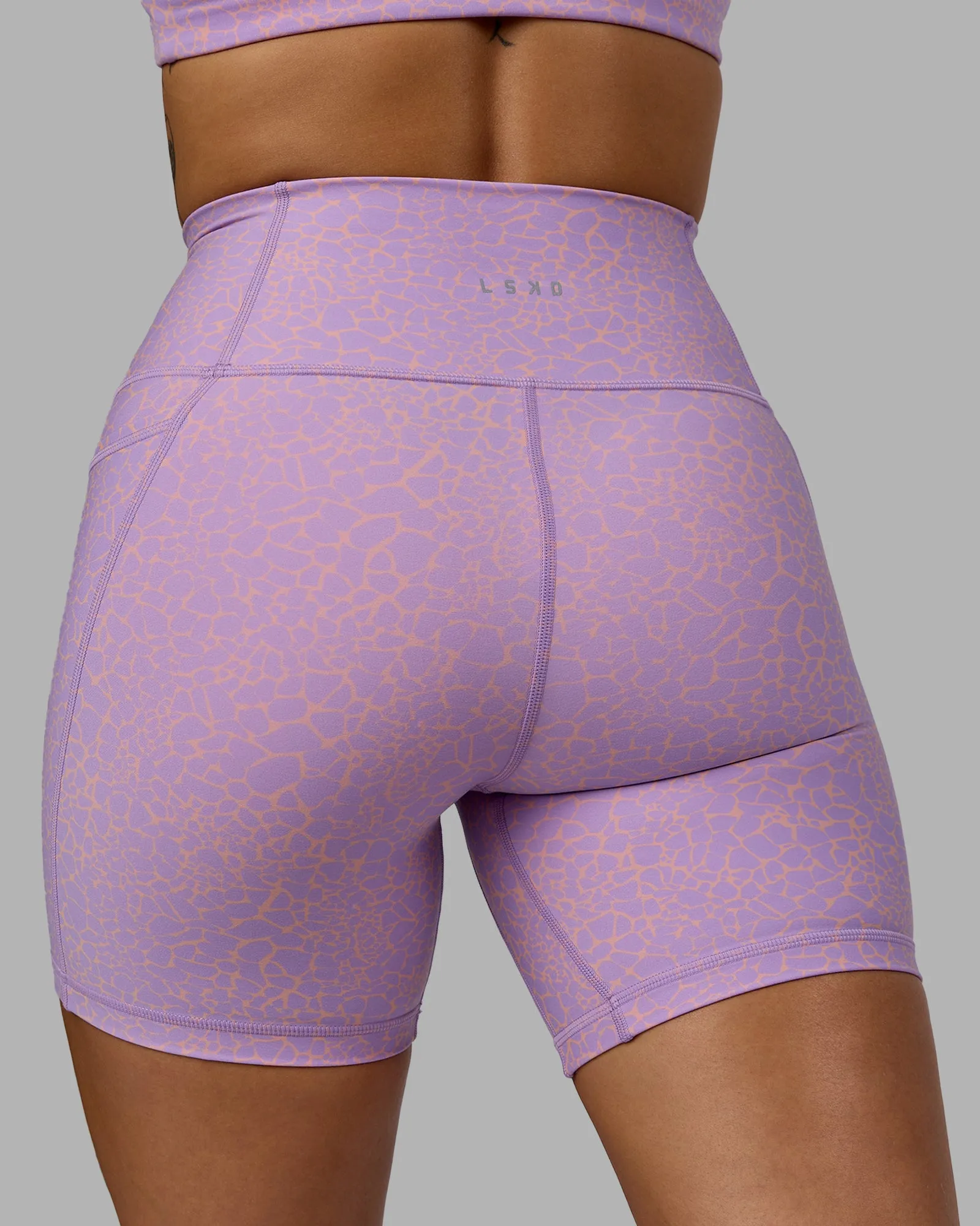 Fusion Mid Short Tights with Pockets - Pale Lilac Vitality Print