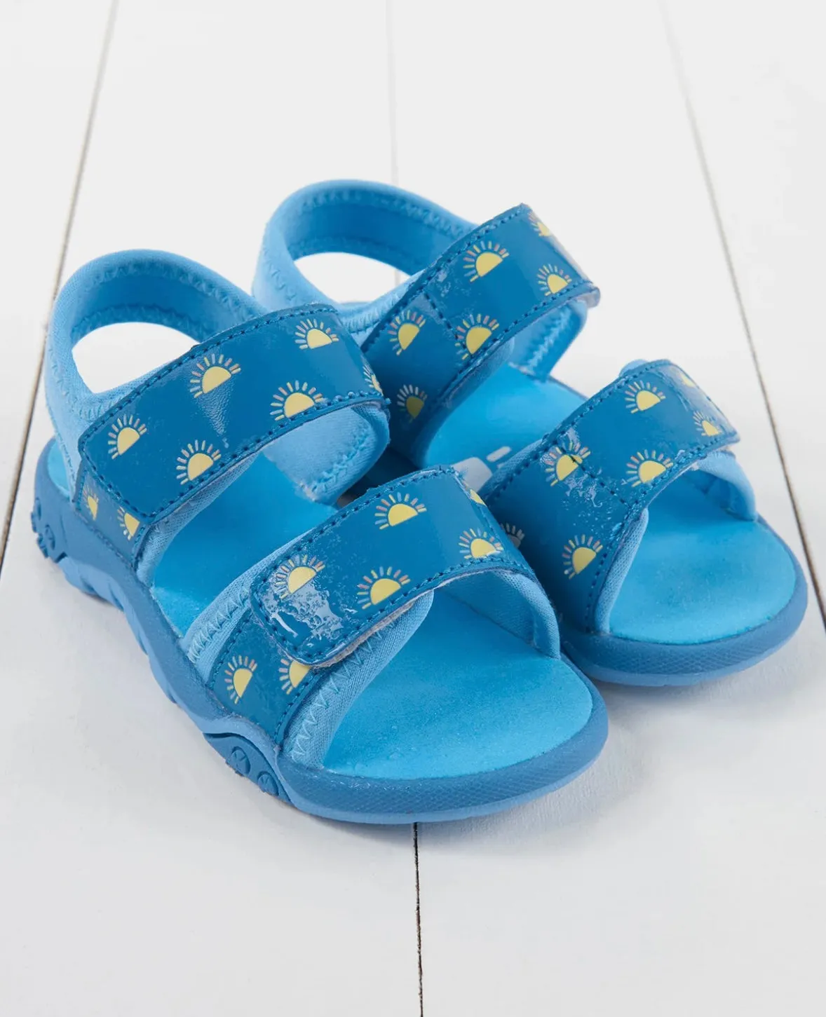 Grass & Air colour changing sandals