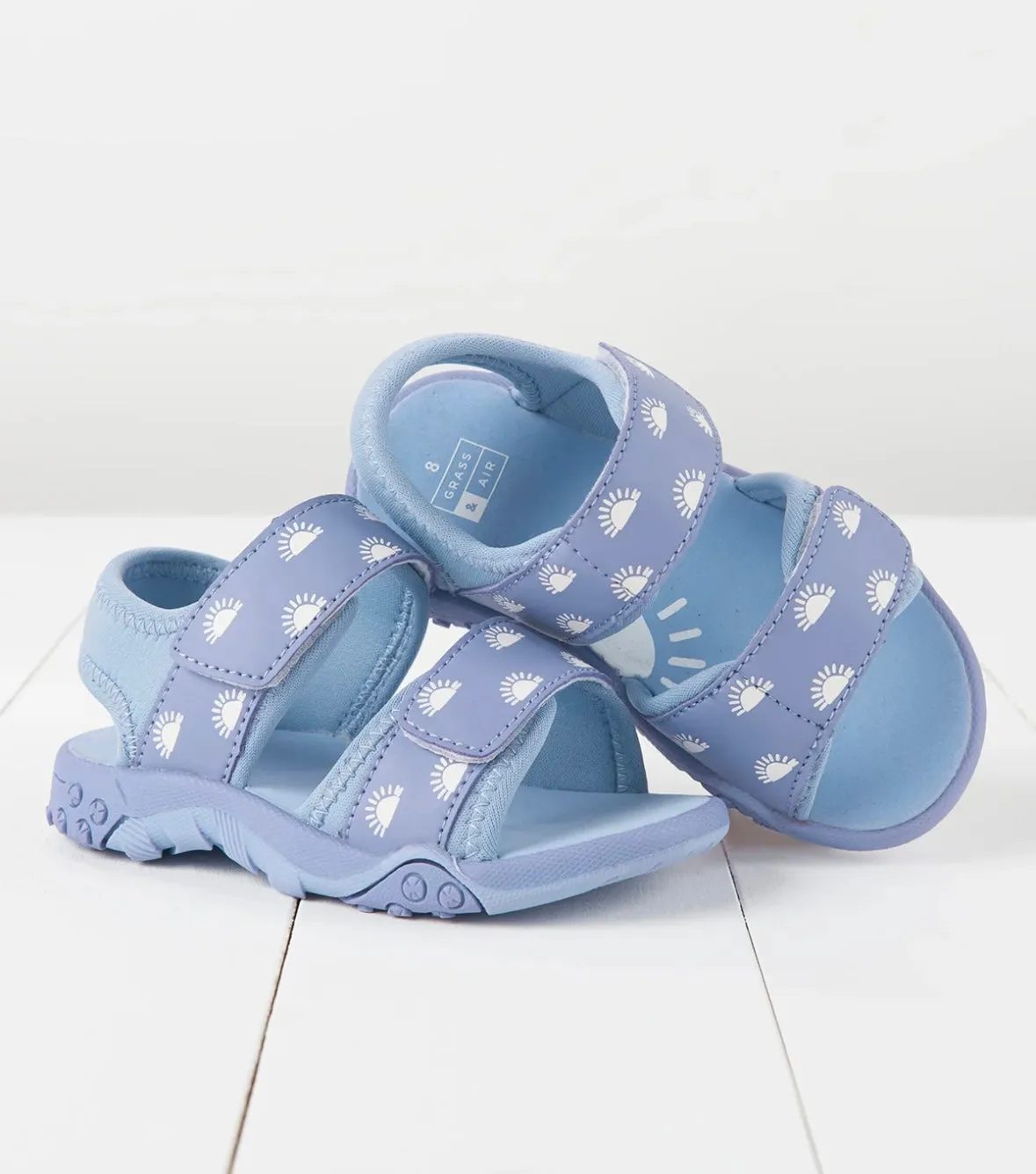 Grass & Air colour changing sandals
