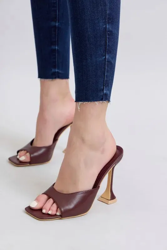 Judy Blue Mid Rise Skinny Jeans with Raw Hem