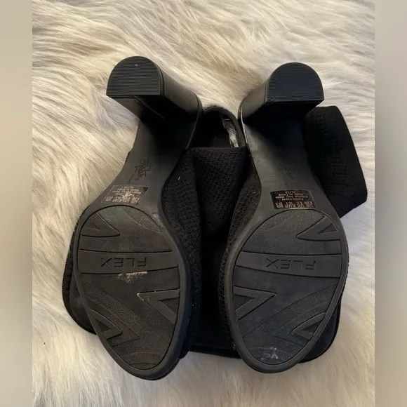 Life Stride Alita Sandal Black Stretchy Knit Fabric Cushioned Soft footbed