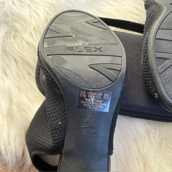 Life Stride Alita Sandal Black Stretchy Knit Fabric Cushioned Soft footbed