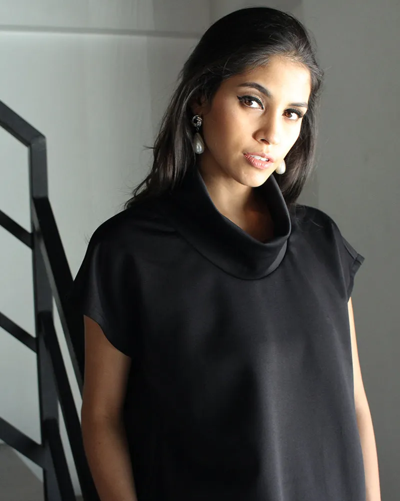 LORICA HIGH COLLARED TOP