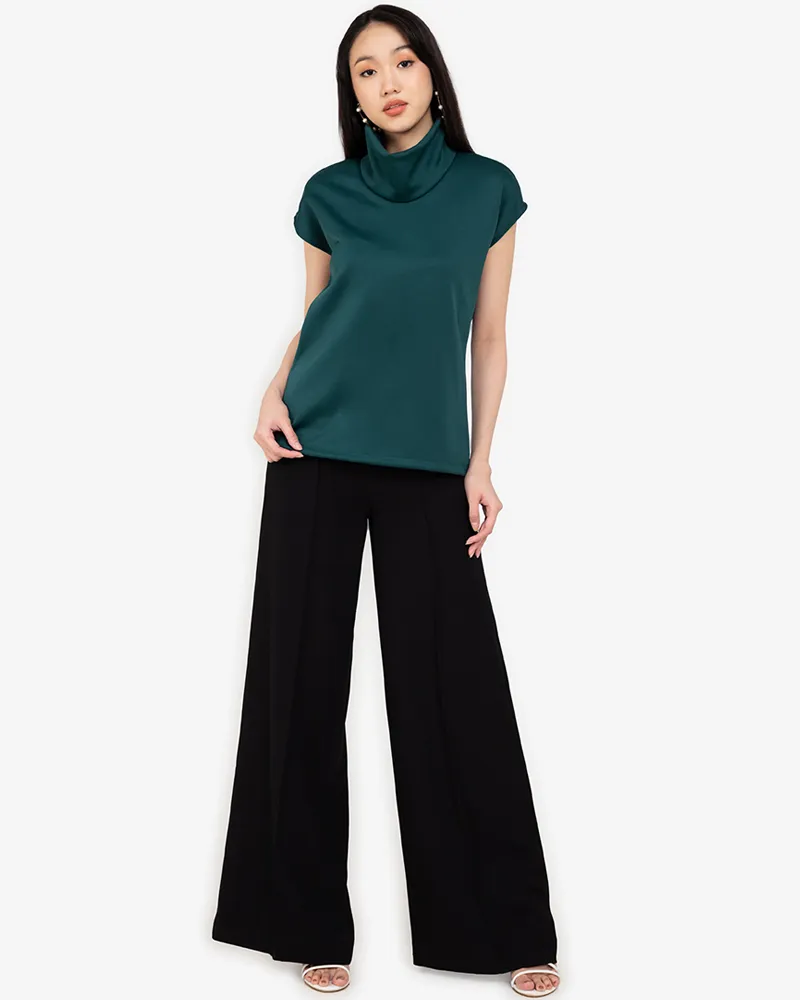 LORICA HIGH COLLARED TOP