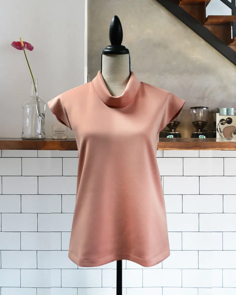LORICA HIGH COLLARED TOP