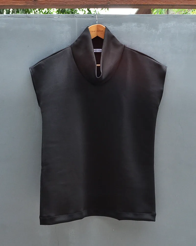 LORICA HIGH COLLARED TOP