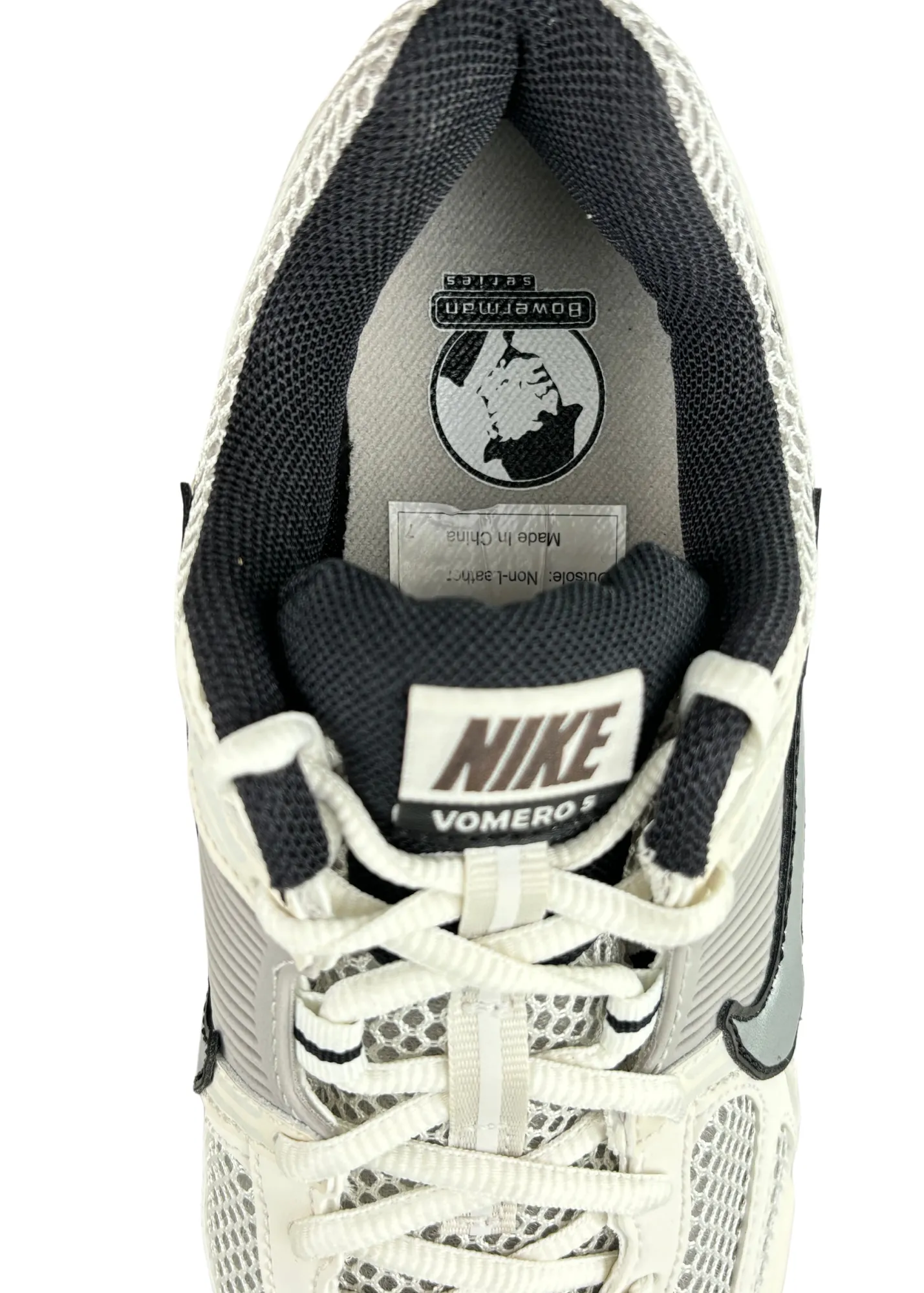 NIKE Zoom Vomero 5 Sneakers