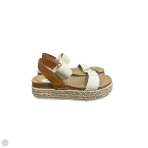 Sandals Flats By Steve Madden In Cream, Size: 6